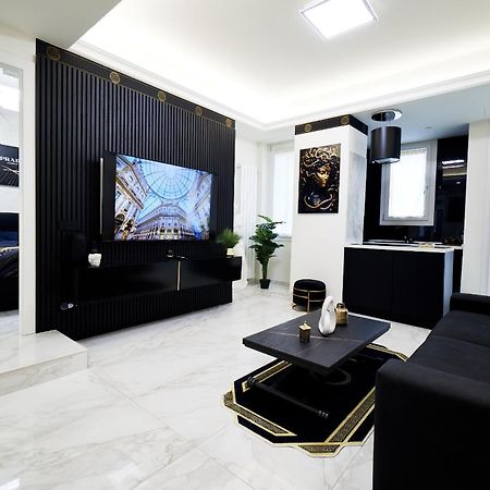 Italian Fashion Suite - Luxurious Marble City Center Milán Exteriér fotografie