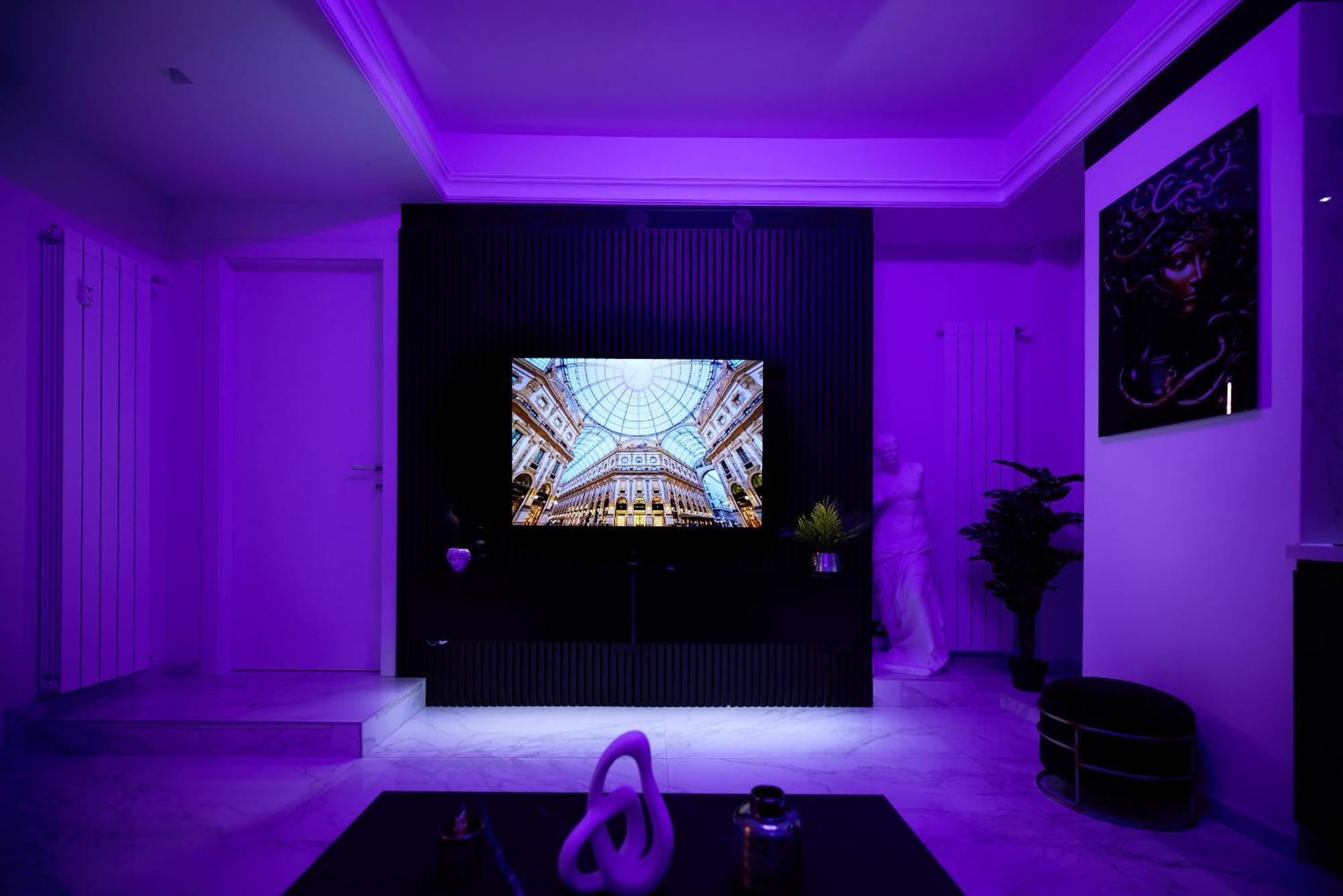 Italian Fashion Suite - Luxurious Marble City Center Milán Exteriér fotografie
